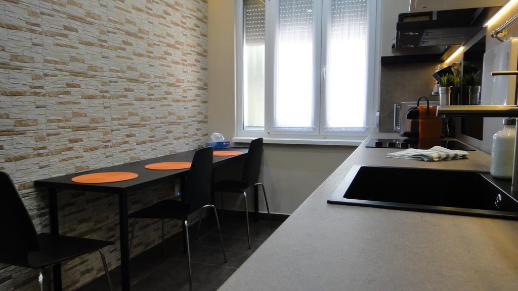 Mgtels Apartman - With Private Parking Budapest Eksteriør bilde