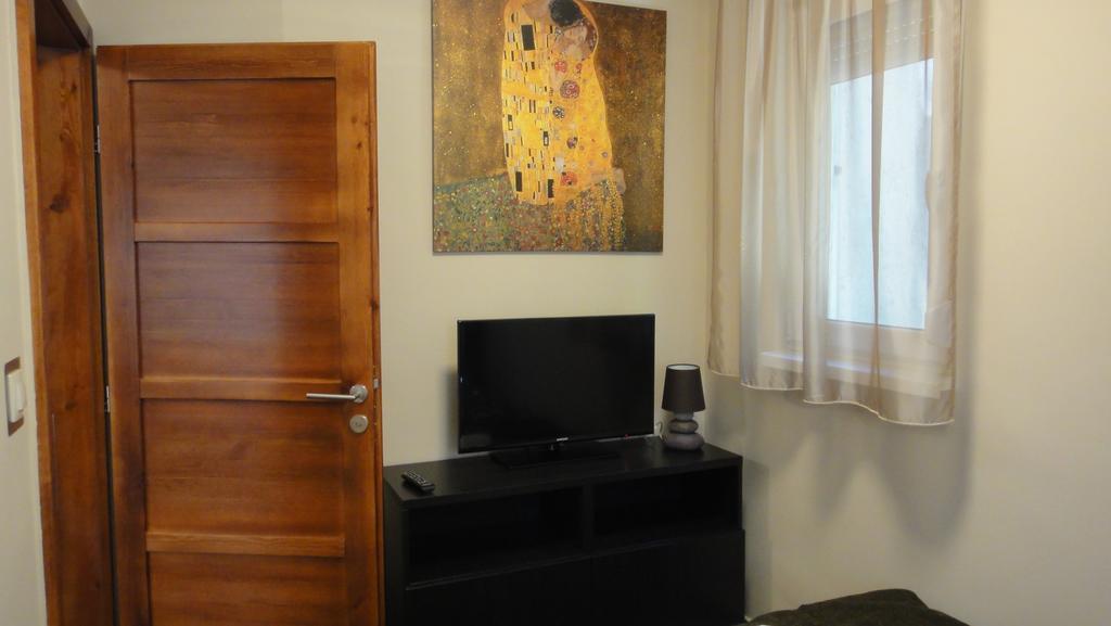 Mgtels Apartman - With Private Parking Budapest Eksteriør bilde